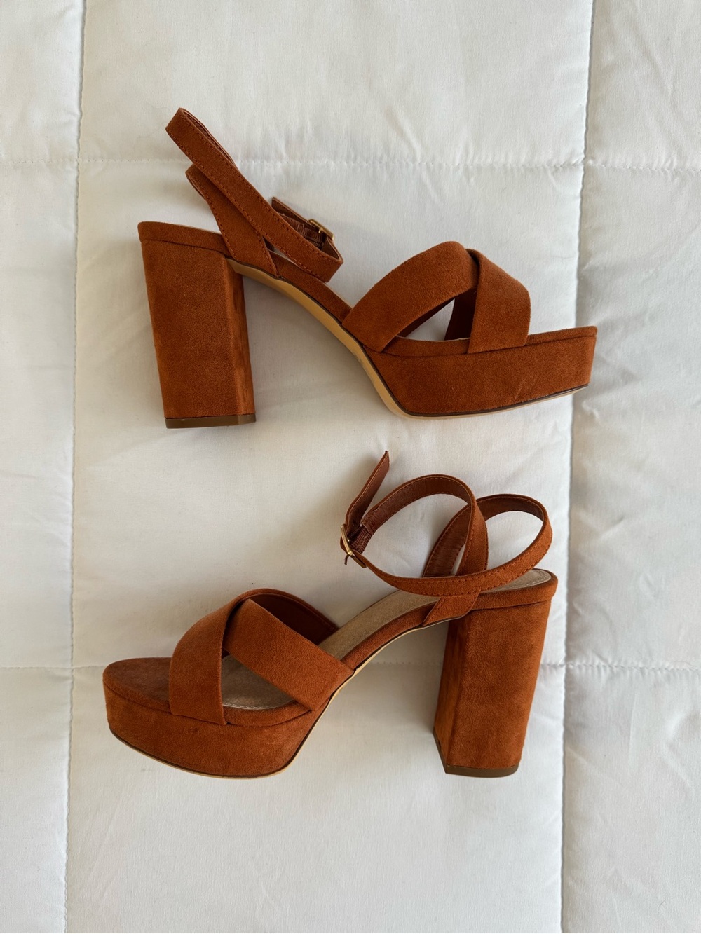 Lulu’s Suede Platform Sandals in Cognac